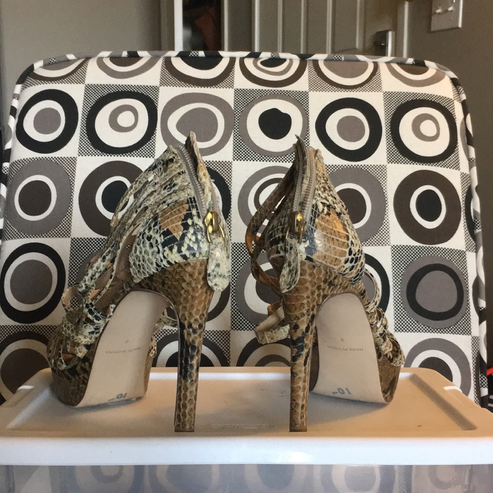 Open toe Heels - Picture 3 of 3